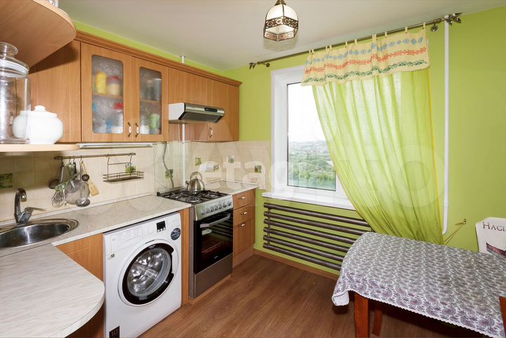 2-к. квартира, 50 м², 6/9 эт.
