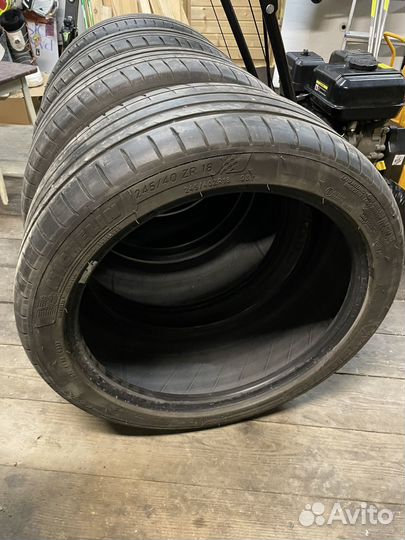 Michelin Pilot Sport 4 245/40 R18 93Y