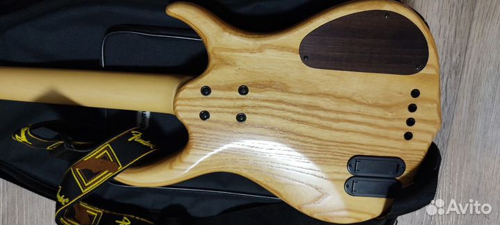 Бас гитара Sire Marcus Miller M7