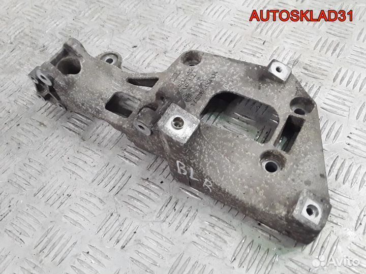 Кронштейн генератора VW Passat B6 BLR 06F903143F