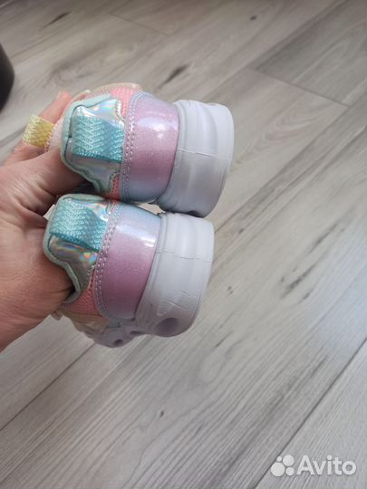 Кроссовки для девочки 26 размер