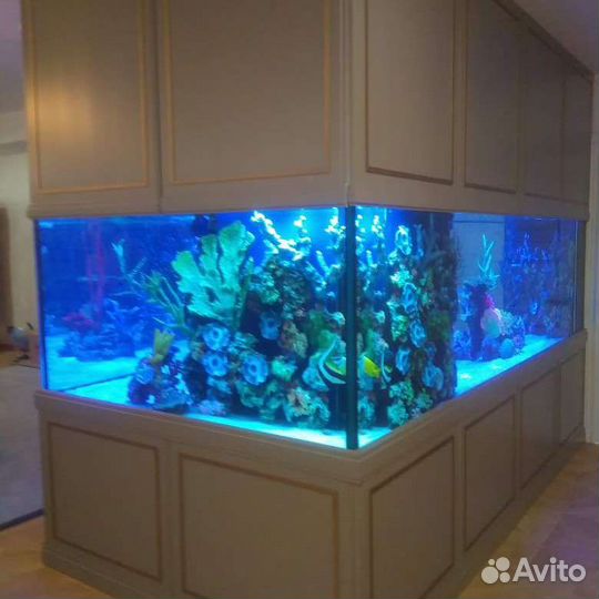 Аквриумы, тумбы, светильники для аквариумов
