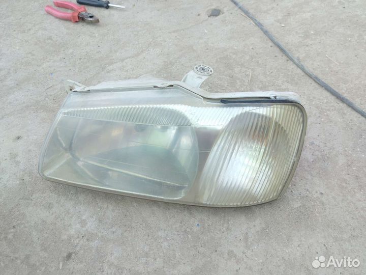 Фара передняя левая Hyundai Accent