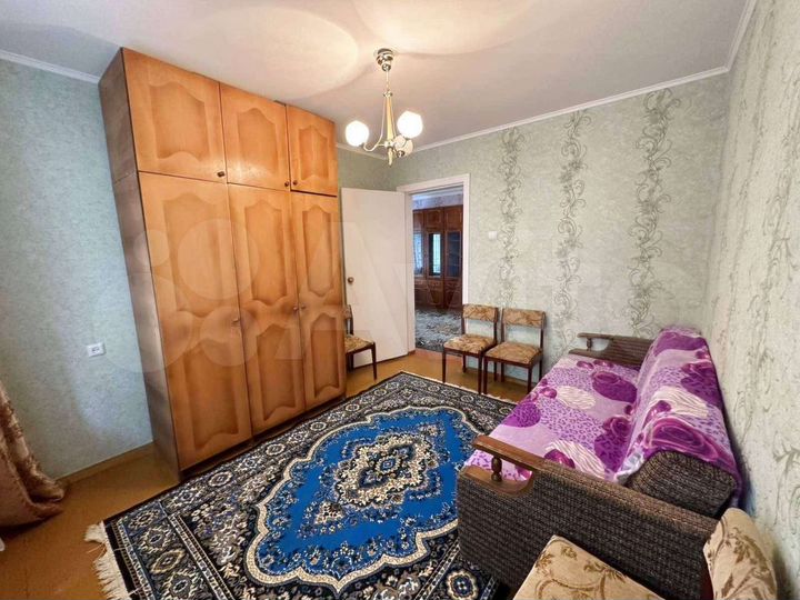 4-к. квартира, 60 м², 1/5 эт.