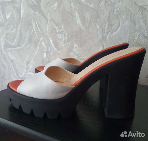 Босоножки женские