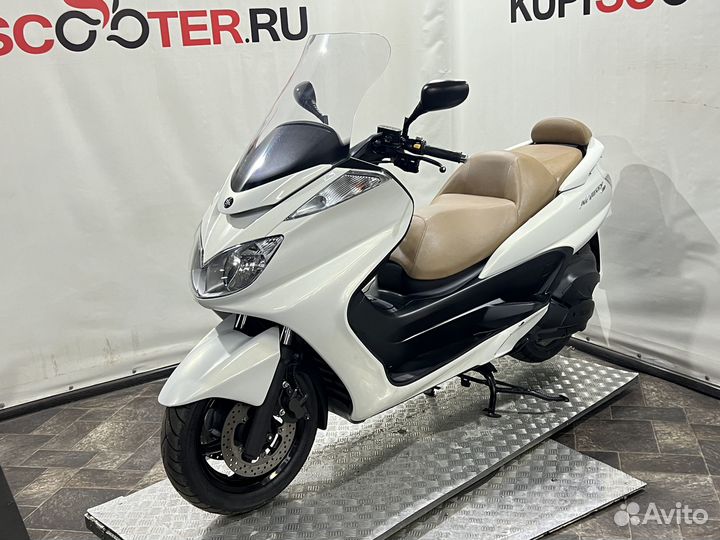 Максискутер Yamaha Majesty 400