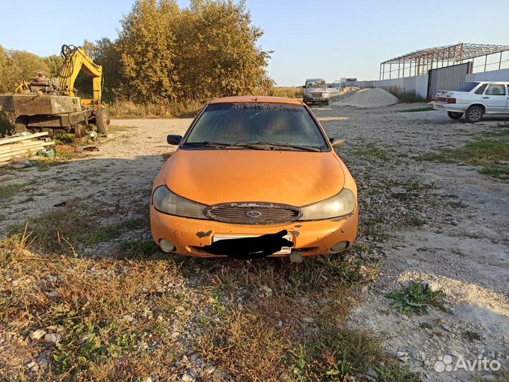 В Разборе Ford Mondeo II 1997 1.8 МКПП