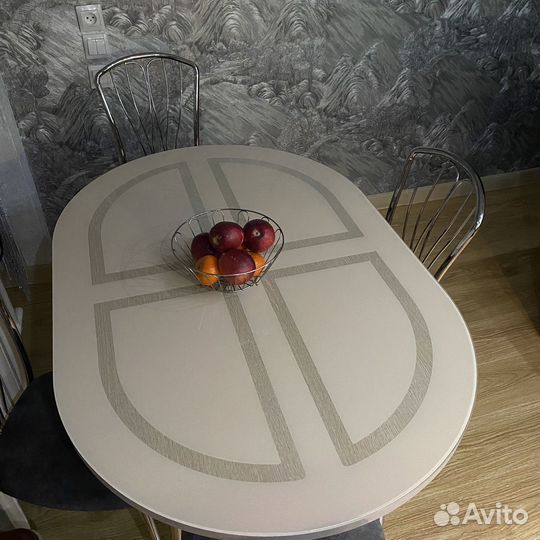 Кухонный стол