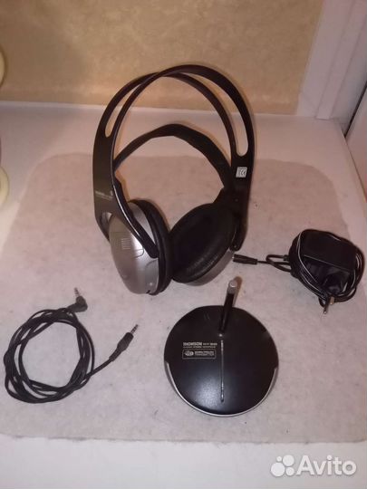 Беспроводные наушники Thomson