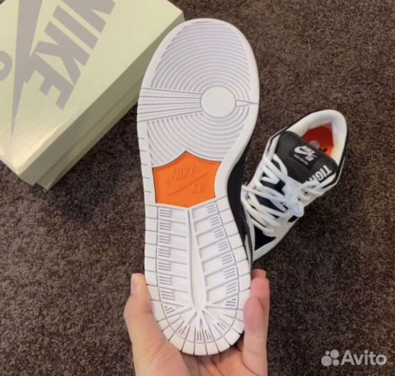 Tightbooth x Nike SB Dunk Low Кроссовки