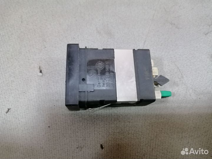 Кнопка обогрева сидений VW Passat B5 1996-2000