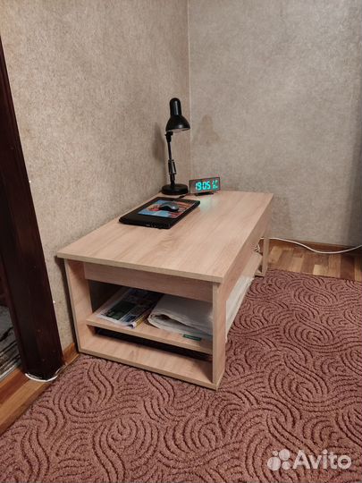 Продам стол