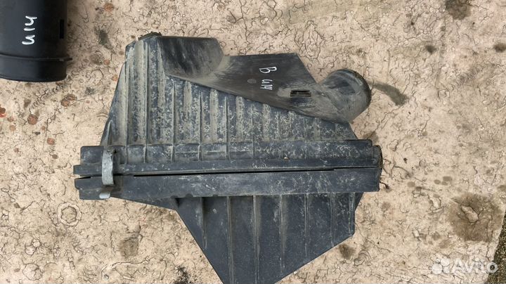 Корпус воздушного фильтра nissan bluebird u14