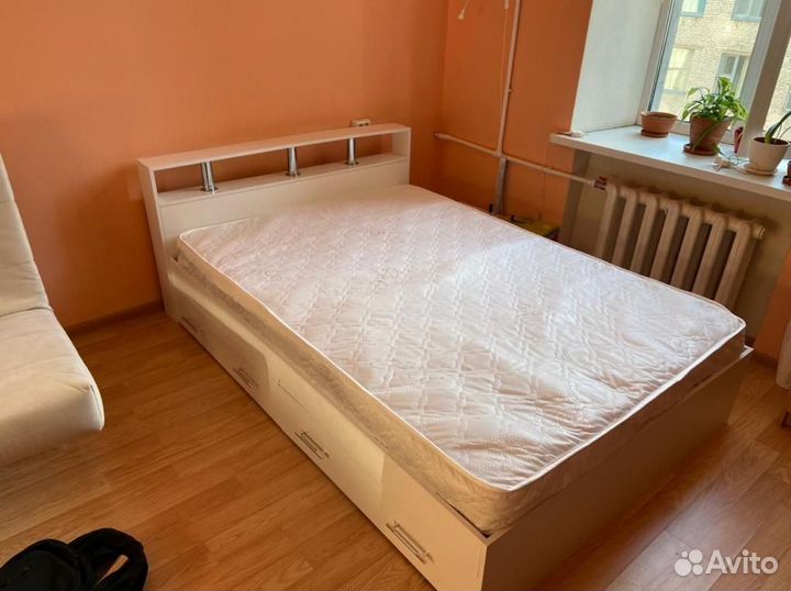 Кровать двуспальная 140х200