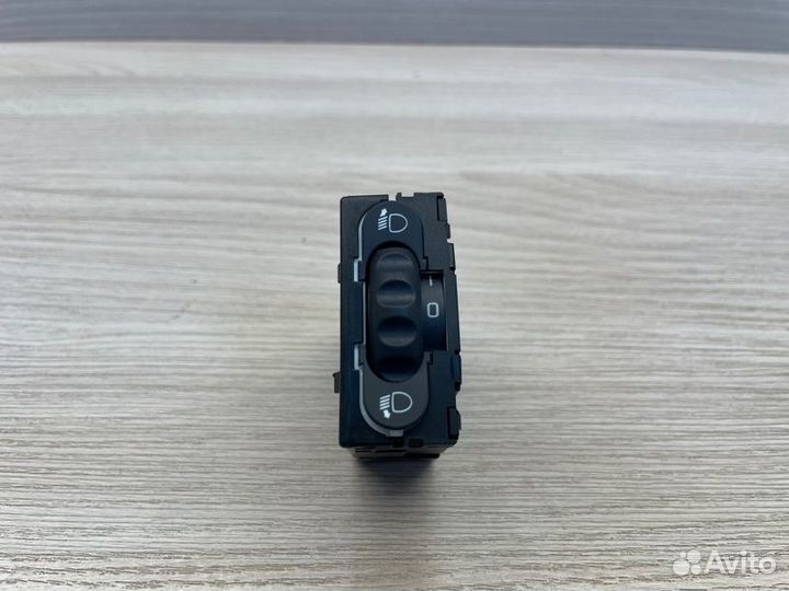 Кнопка корректора фар LADA X-Ray