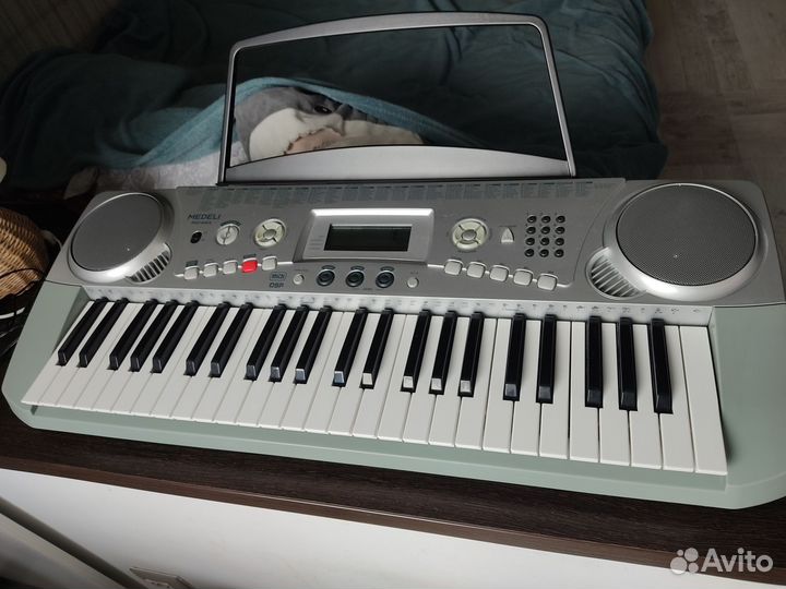 Синтезатор medeli MC49A