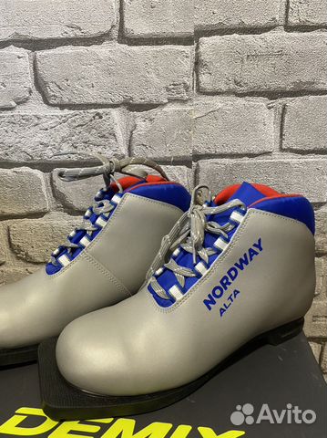 Лыжные ботинки