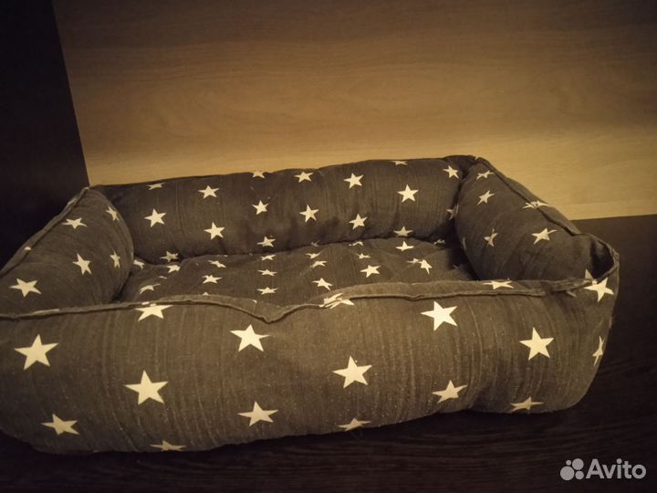 Лежанка для кошек и маленьких собачек