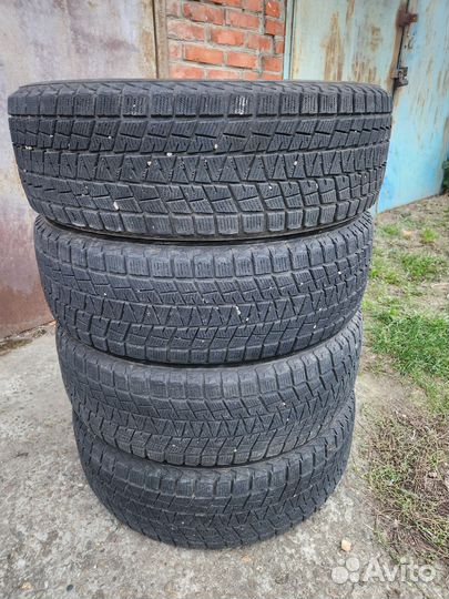 Bridgestone Blizzak DM-V1 225/65 R18