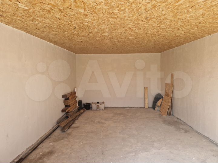 Гараж, > 30 м²