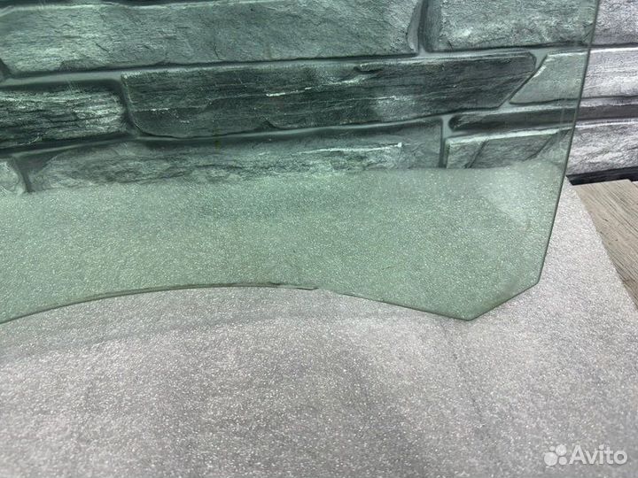 Стекло двери передней правой Renault Logan 2 2017