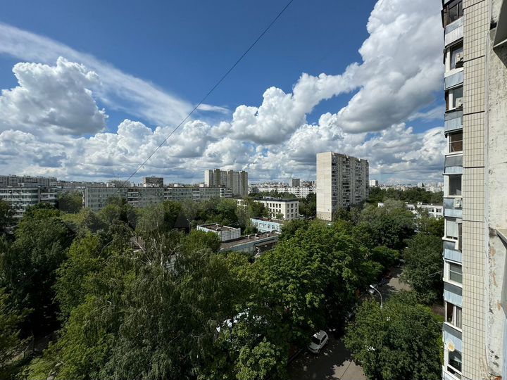 2-к. квартира, 58 м², 9/17 эт.