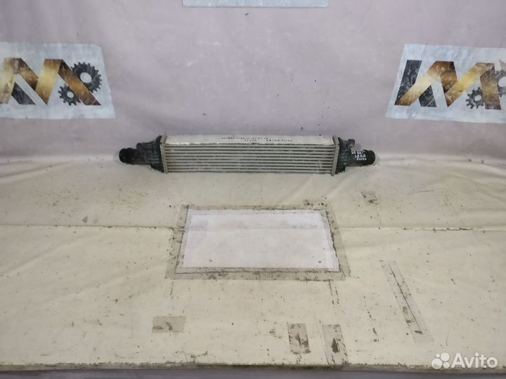 Ауди A4 B8 2008- Радиатор интеркулера 17600