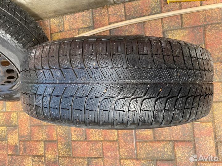 Michelin X-Ice 215/60 R16