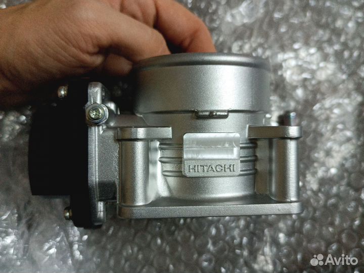 Новая Дроссельная заслонка hitachi 526 01