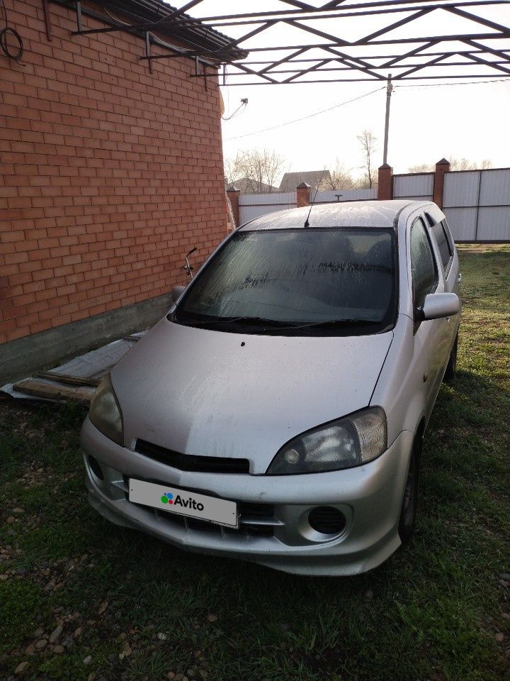 Daihatsu YRV: фото владельца