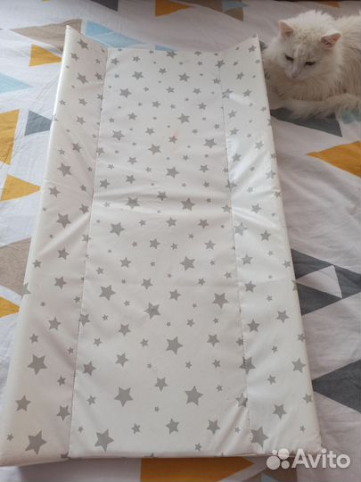 Пеленальная доска на кроватку