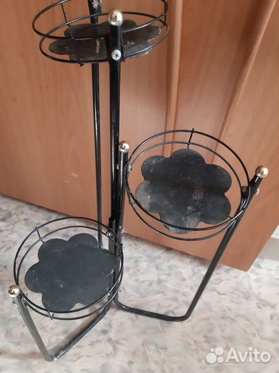 Подставка для цветов напольная металлическая б.у