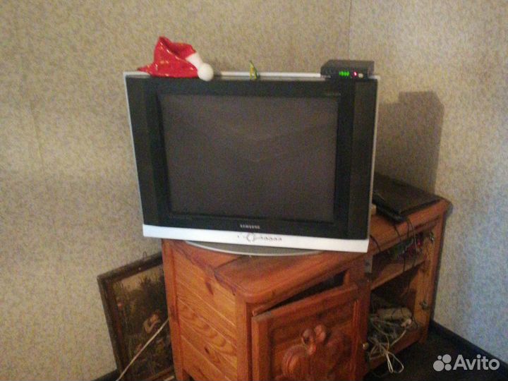 Телевизор samsung 72 см