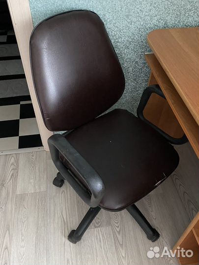 Компьютерный стол + стул