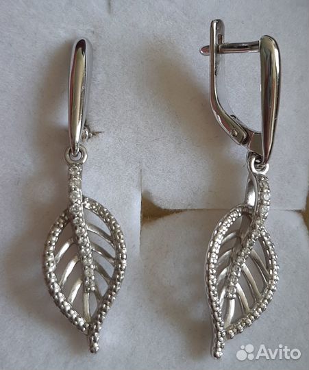 Серьги из серебра с фианитами