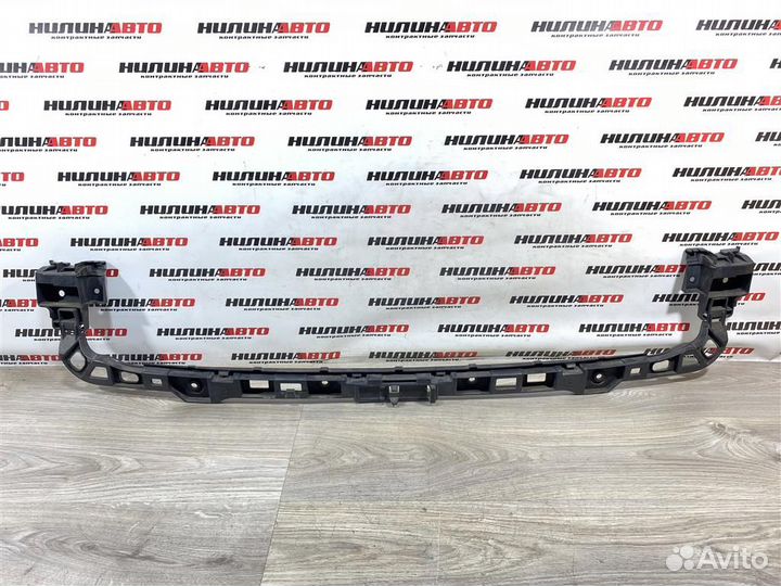 Кронштейн заднего бампера центральный VW Гольф 6