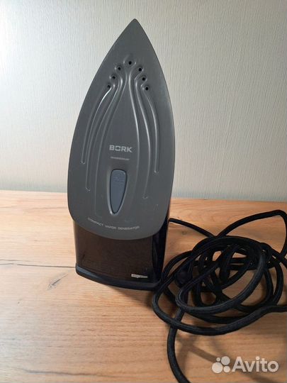 Утюг Bork 1600
