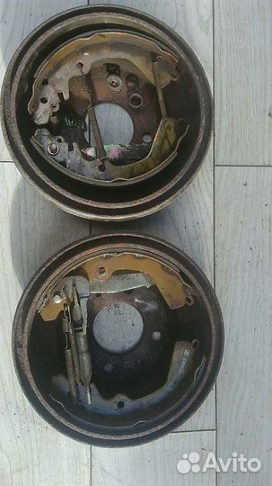 Тормозные задние барабаны+ колодки,ммс кольт,мираж