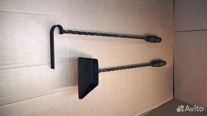 Кованые кочерга и совок