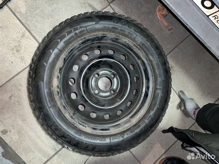 Диски с резиной 185/65 r15 GoodYear