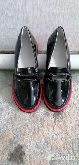 Туфли для девочки новые