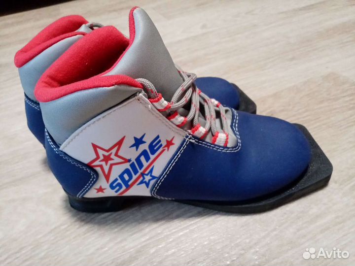 Лыжные ботинки