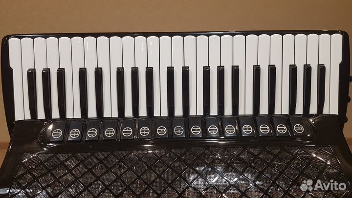 Аккордеон Pigini готово-выборный концертный