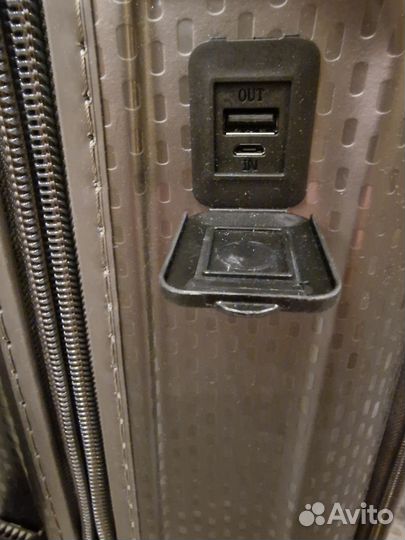 Чемодан delsey s