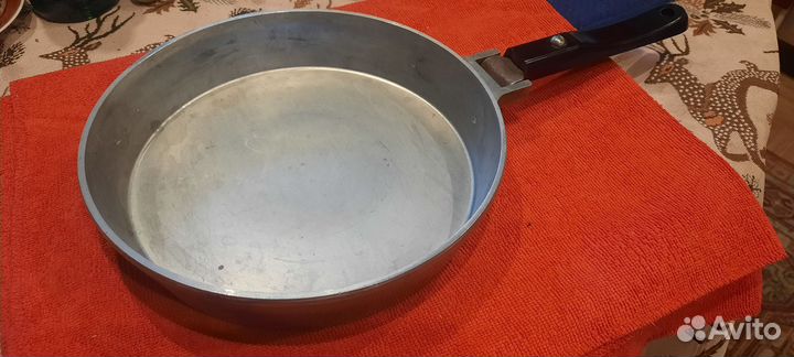 Набор сковородок с символикой Пскова