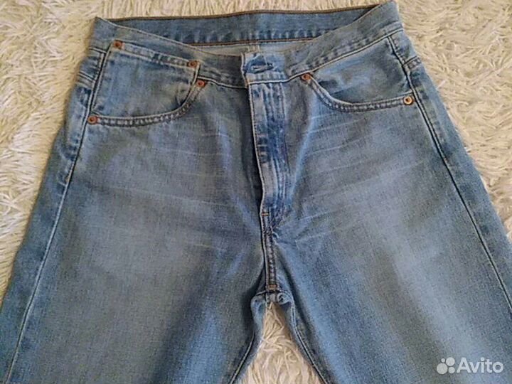 Джинсы Levis