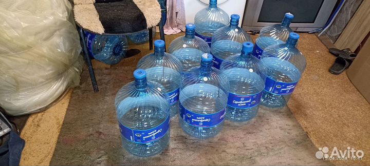 Бутылки для воды с помпами