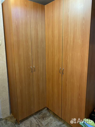 Угловой шкаф