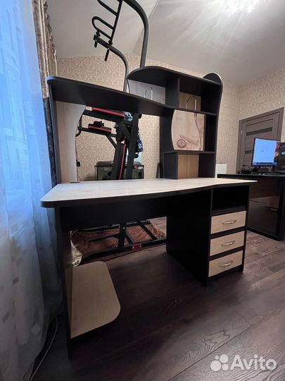 Стол компьютерный, рабочий, учебный