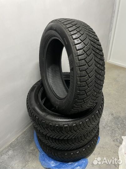 Michelin X-Ice North 4 225/60 R18